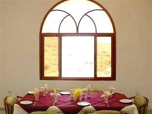 Al Hoota Rest House *