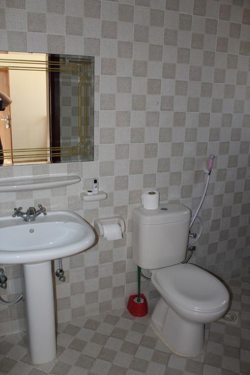 Al Hoota Rest House Guest house *