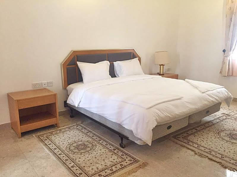 Al Hoota Rest House Guest house *